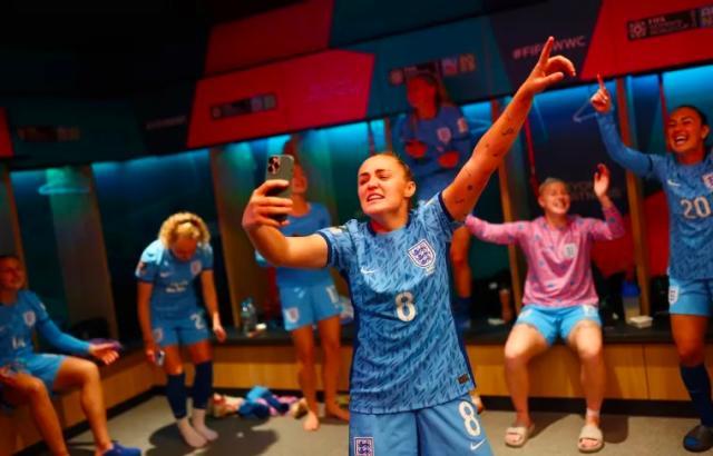 1706274954771096879.jpg 1706274942823.jpg